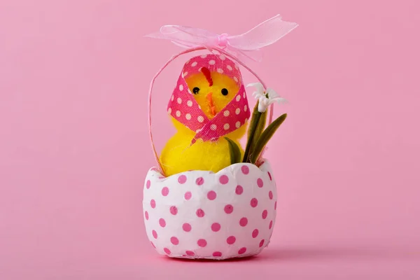Lady teddy chick emerging from a cracked eggshell — Stock Photo, Image