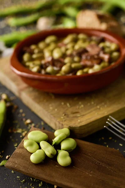 カタルーニャ音楽堂、そら豆のスペイン レシピ アラカルト habas — ストック写真