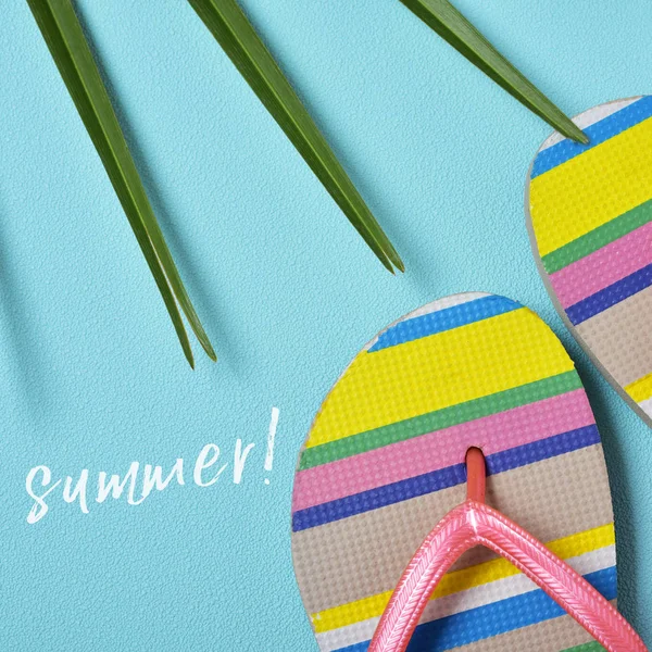 Colorful flip-flops and word summer — Stock Photo, Image
