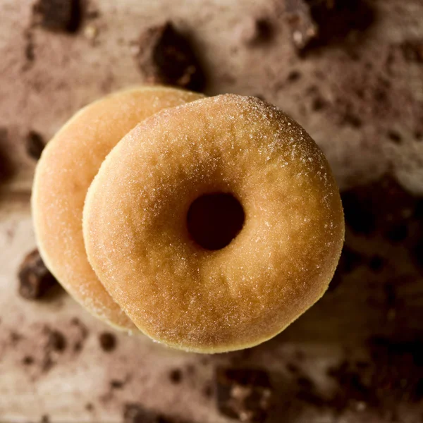 Сахарные глазурованные пончики — стоковое фото