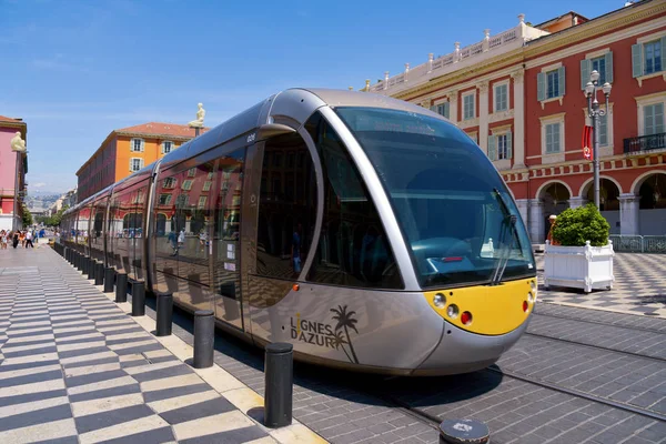 Το τραμ στο Place Massena Nice, Γαλλία — Φωτογραφία Αρχείου