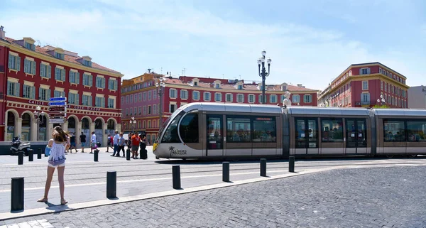 Το τραμ στο Place Massena Nice, Γαλλία — Φωτογραφία Αρχείου