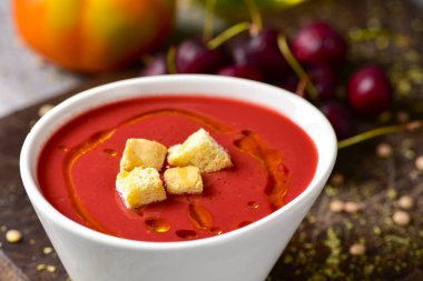 kiraz gazpacho, İspanyol yemek bir varyasyon