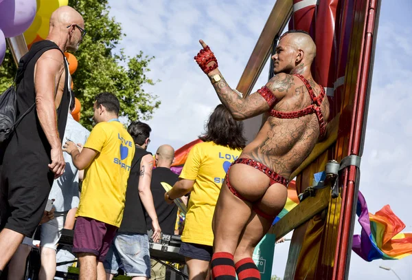 Desfile del orgullo gay en Barcelona, España — Foto de Stock
