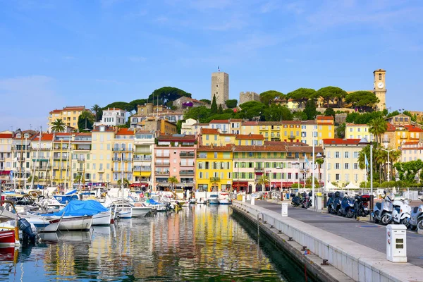 Puerto de Vieux en Cannes, Francia — Foto de Stock