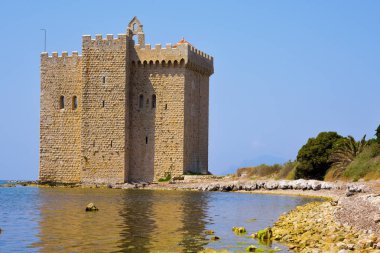 Lerins Abbey, Fransa'nın müstahkem Manastırı