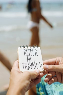 metin retour au travail, işe geri Fransız