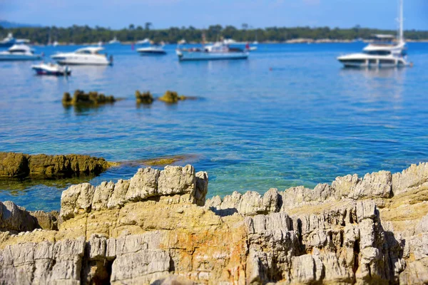 Yachten vor Anker in den Lerins-Inseln, Frankreich — Stockfoto