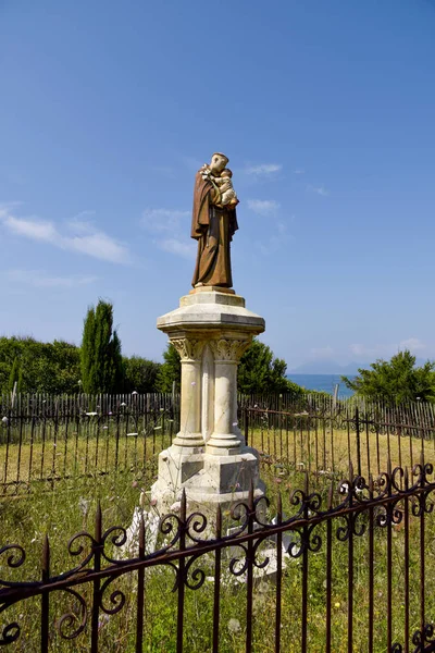 Świętego Antoniego w wyspa Saint-Honorat, Francja — Zdjęcie stockowe