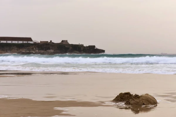 Закат на пляже Lances Beach в Тарифе, Испания — стоковое фото