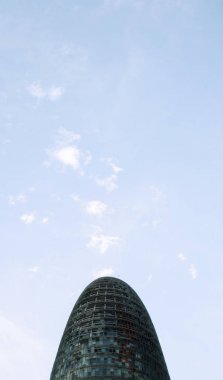 Torre yüceliklere aka Torre Agbar Barcelona, İspanya