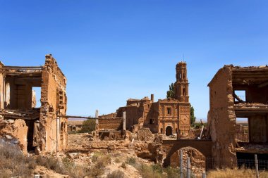 İspanya 'nın Belchite şehrinin kalıntıları.
