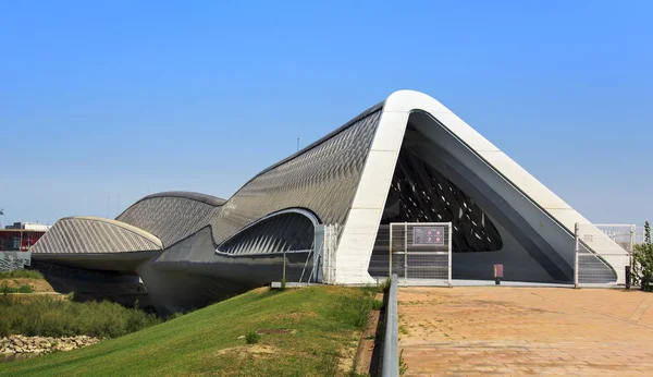 Pavilhão da Ponte em Zaragoza, Espanha — Fotografia de Stock