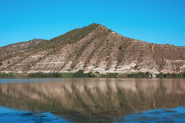 Segre ve Cinca nehirlerinin Mequinenza, İspanya