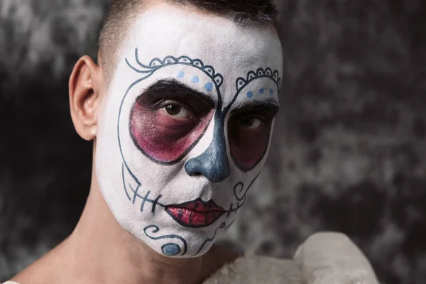 Bruden med en mexikansk calaveras makeup — Stockfoto
