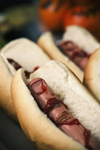 Strašidelné Okoro hotdogs — Stock fotografie