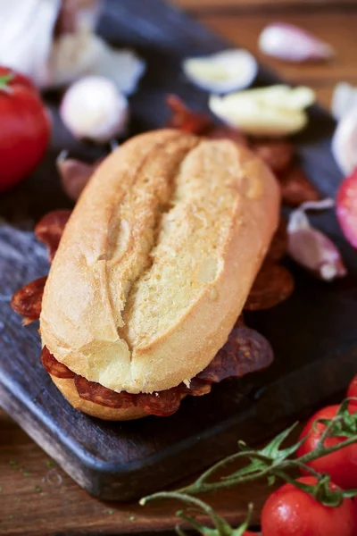 Spanish bocadillo de chorizo, chorizo sandwich — Stock Photo, Image