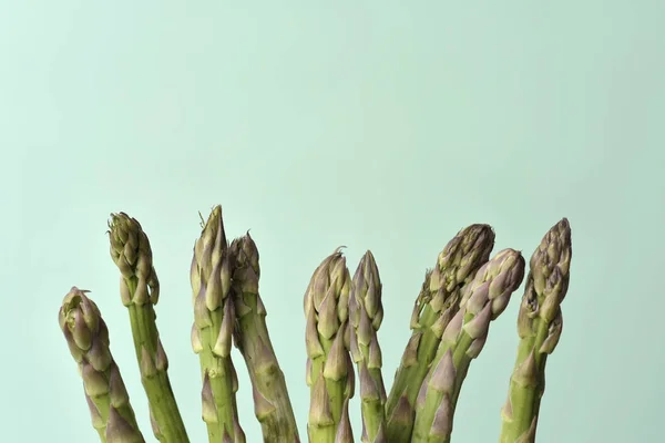 Raw garden asparagus — Stock Photo, Image