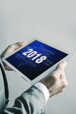 adam ve bir tablet sayısında 2018, yeni yıl olarak