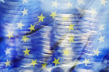 Euro sikke ve Avrupa Birliği bayrağı