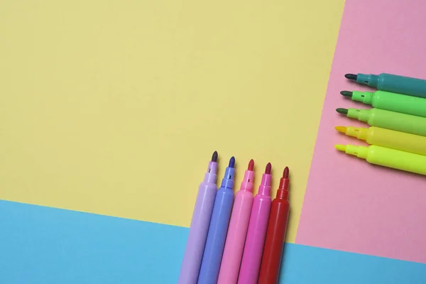 Voelde pennen van verschillende kleuren — Stockfoto