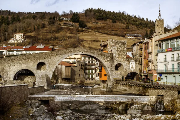 Camprodon, em Espanha, e o rio Ter — Fotografia de Stock