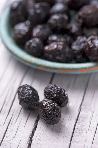 Aceitunas muertas, aceitunas saladas españolas — Foto de Stock