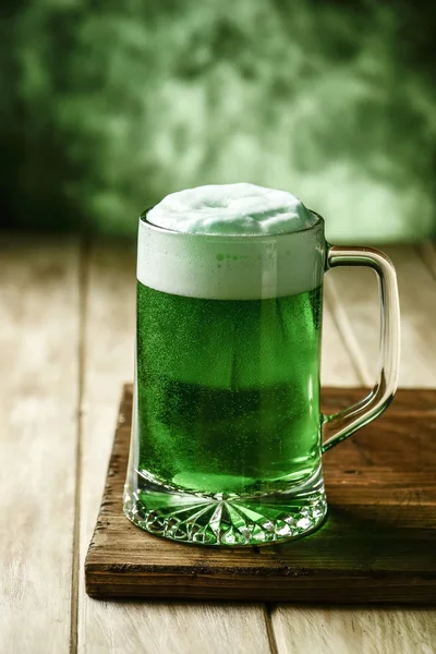 Dyed green beer — Stock Photo, Image