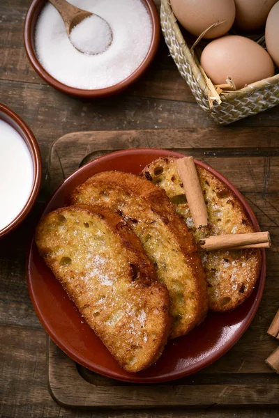 Torrijas, typisch spanisches Dessert zu Ostern — Stockfoto