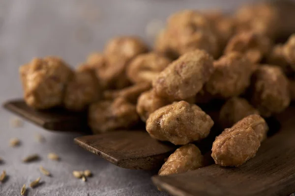 Cacahuetes garrapinados, spanische kandierte Erdnüsse — Stockfoto