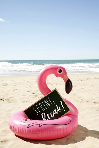 Text spring break in a signboard on the beach — Stock Photo, Image