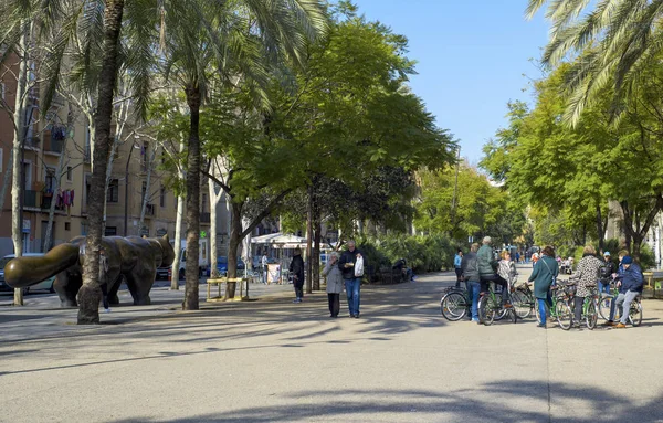 Rambla del Raval w Barcelonie, Hiszpania — Zdjęcie stockowe