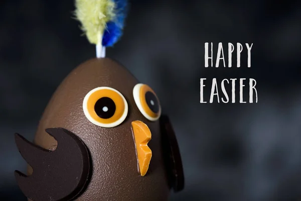 Chocolate chick y texto feliz Pascua —  Fotos de Stock