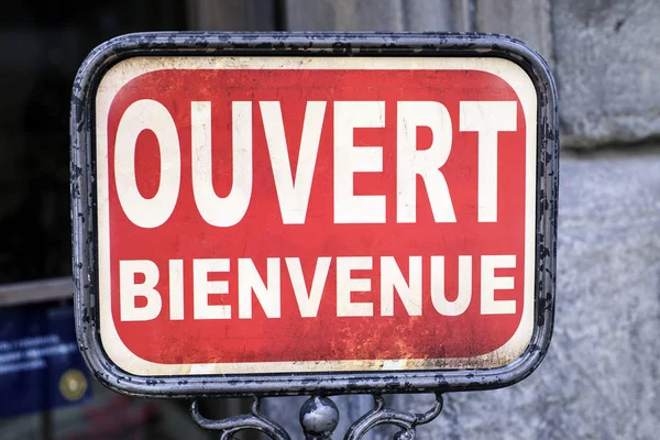 Texte ouvert bienvenue, accueil ouvert en français — Photo