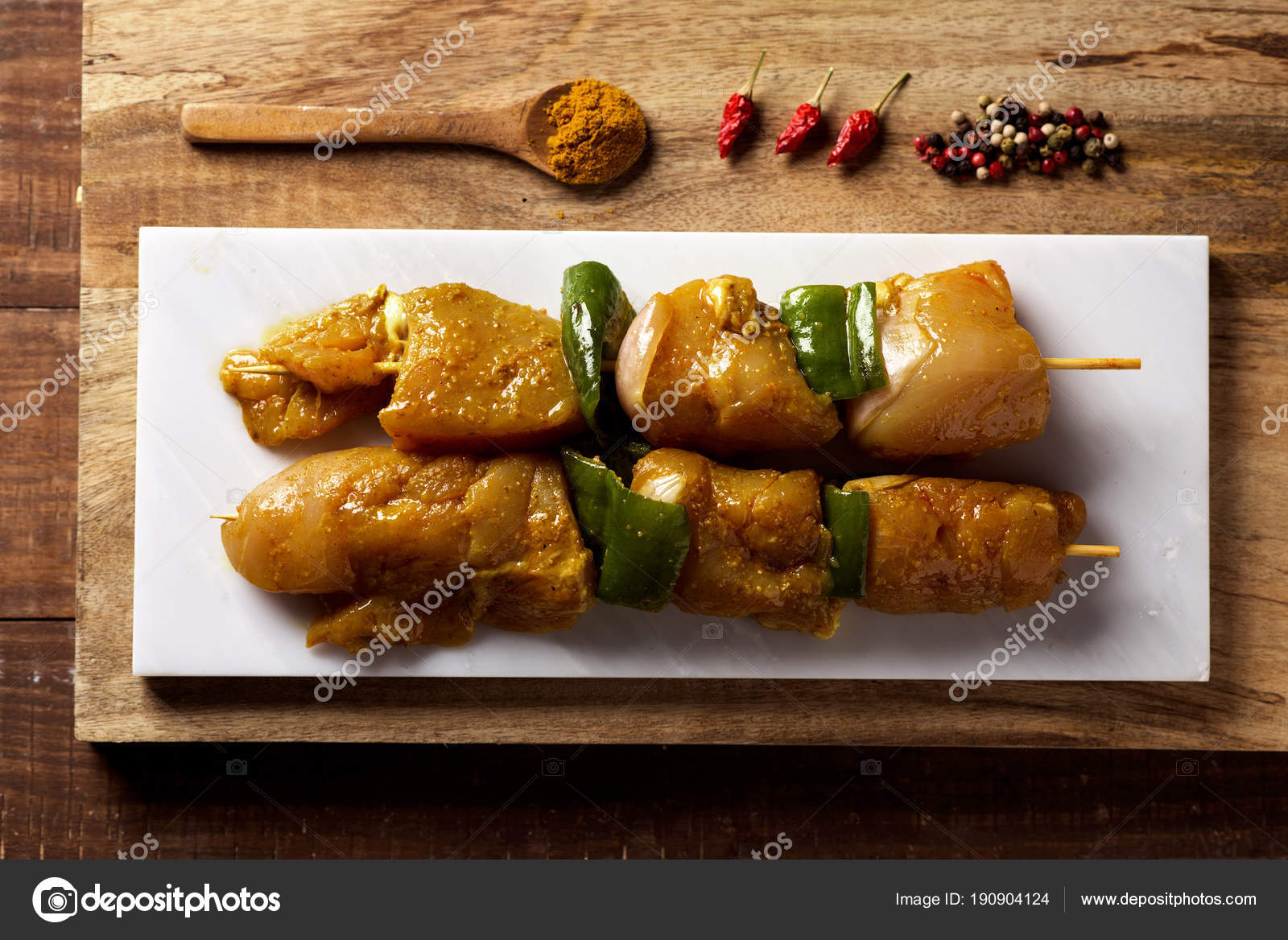 Download Spiced raw chicken meat skewer — Stock Image
