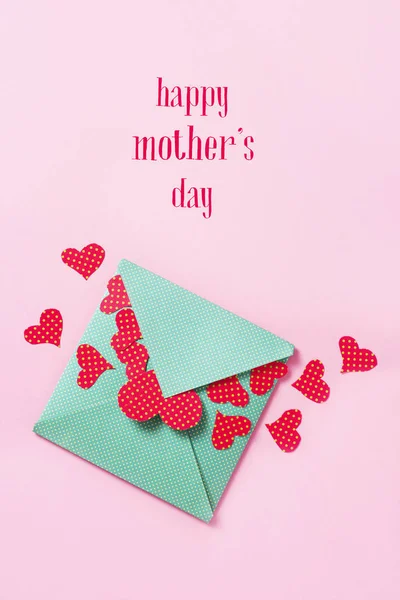 Coeurs et texte joyeuse fête des mères — Photo