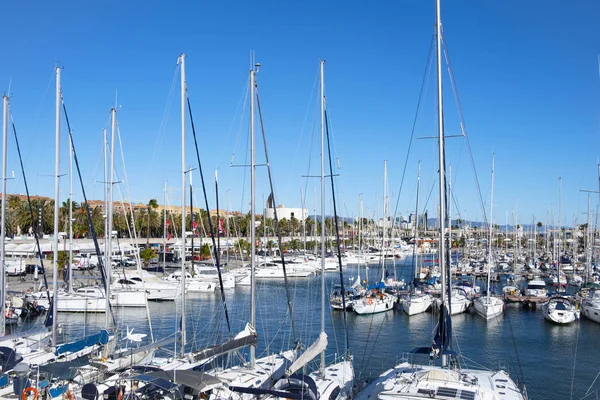 Port Olimpic Marina Barcelonassa, Espanjassa — kuvapankkivalokuva