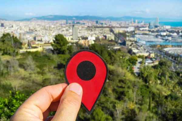 Barcelona, Spai 'deki Montjuic Hill' de kırmızı işaret. — Stok fotoğraf