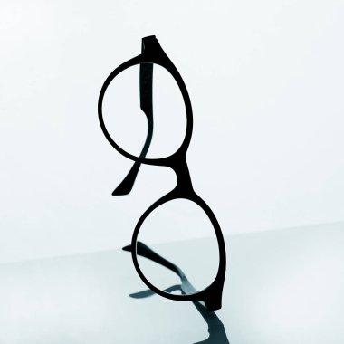 a pair of eyeglasses clipart