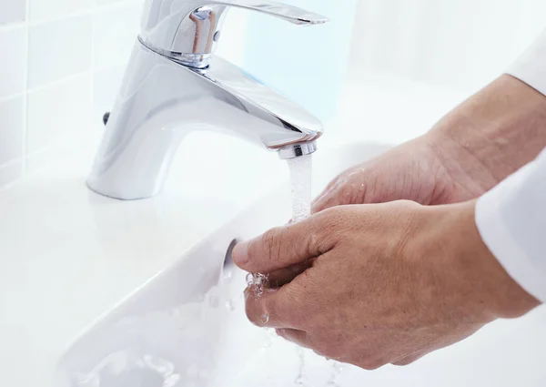 Closeup Caucasian Doctor Man White Coat Washing His Hands Sink — Stock Photo, Image