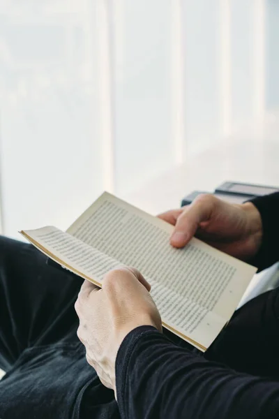 Closeup Young Caucasian Man Casual Wear Reading Book Sitting Outdoors — Stock Photo, Image