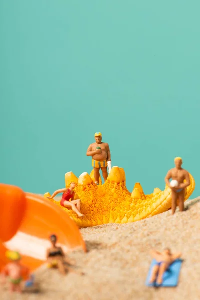 Some Different Miniature People Wearing Swimsuit Relaxing Sand Beach Next — Stock Photo, Image