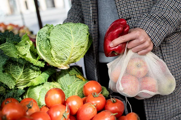 Closeup Man Using Textile Reusable Mesh Bags While Shopping Greengrocer — Stock Photo, Image