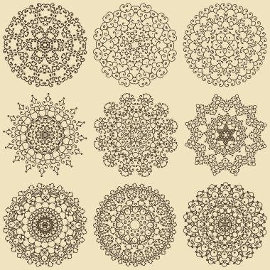 Mandalalar kümesi. Dekoratif yuvarlak süsler.