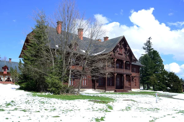 Albergue de caza en las montañas de Tatra — Foto de Stock