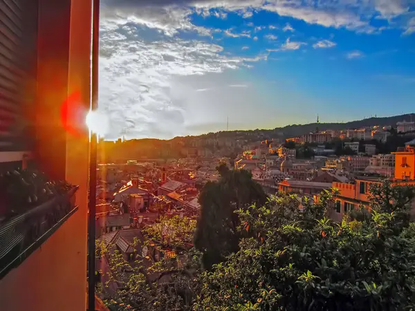 Puesta de sol en Génova, Italia —  Fotos de Stock