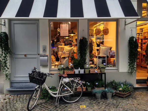 Salonu Brüksel, Belçika