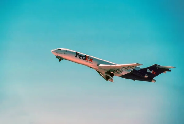 Fed Ex uçak — Stok fotoğraf