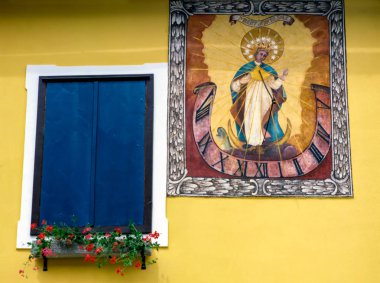 Bavyera 'da pencere ve güneş saati