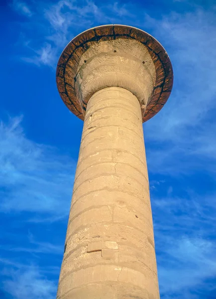 Coluna de Taharka, Karnak, Egito — Fotografia de Stock